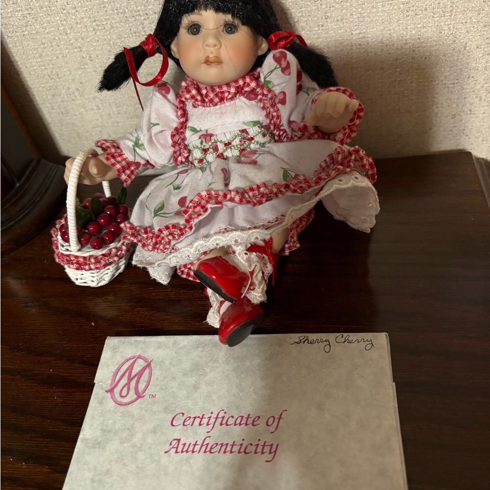 Marie Osmond porcelain doll - Picture 1 of 10